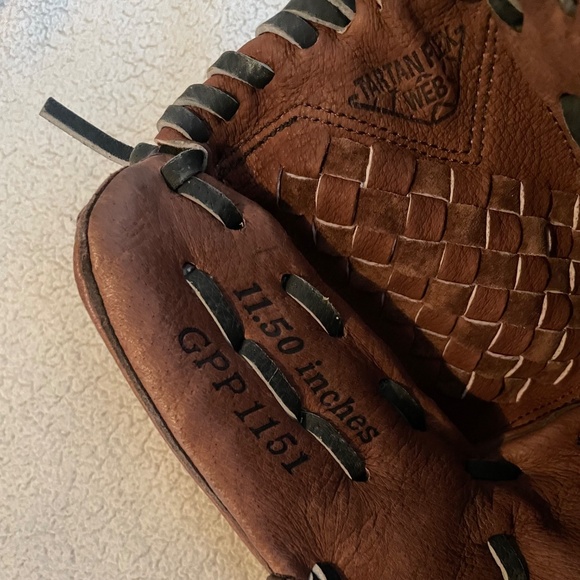 Mizuno Power Close 11.5” GPP 1151 RH Glove - Picture 4 of 8
